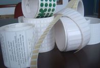 กระดาษสีขาวฉลากหดแขนเปล่าที่กำหนดเองพิมพ์ในสติกเกอร์เครื่องพิมพ์ม้วน