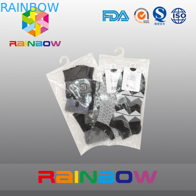 ถุงพลาสติกใสสีขาวนมบรรจุภัณฑ์ถุงแขวนตะขอมีซิปสำหรับถุงเท้า