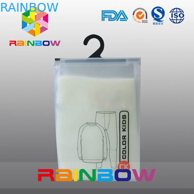 ถุงพลาสติกพีวีซี Frosted บรรจุภัณฑ์ถุงแขวนด้วย Ziplock สำหรับผ้าเด็ก