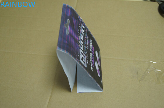 ยาเสริมสมรรถภาพทางเพศแสดงกล่องกระดาษและการ์ดเสือดำดำ