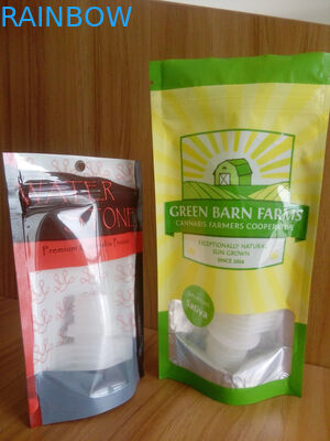 ภาชนะพลาสติกที่เต็มไปด้วยเมล็ดกัญชา / ถุงโนนิที่มีซิป