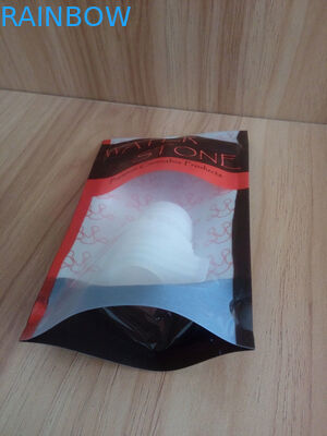 ภาชนะพลาสติกที่เต็มไปด้วยเมล็ดกัญชา / ถุงโนนิที่มีซิป