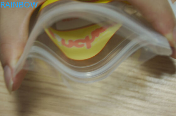 บรรจุภัณฑ์พวยกระเป๋ากันน้ำนำมาใช้ใหม่ยืนขึ้นถุงอาหารเด็ก Ziplock พร้อมพวย