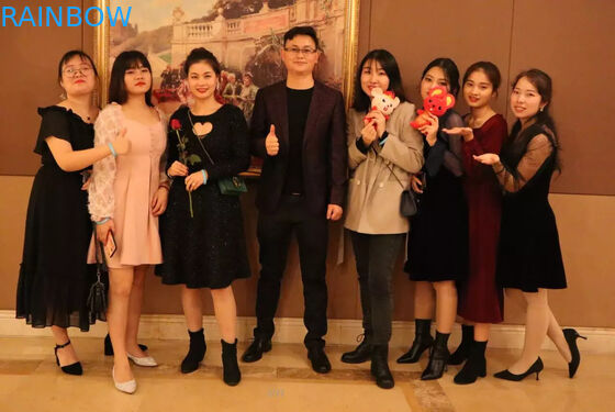 โลโก้การพิมพ์รูปทรงพิเศษ Food Grade Juice Milk Jelly Liquid Stand up Bottle Shape Sachets