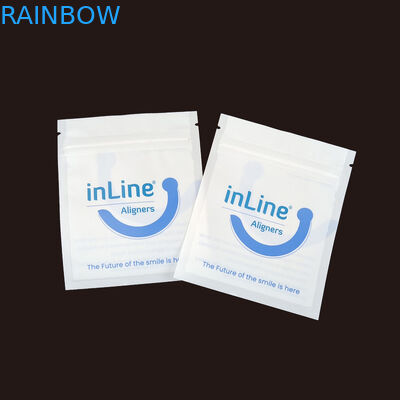 สีดําแมท กระเป๋าบรรจุ Ziplock ขนาดเล็กที่สามารถนําไปใช้ได้อีกครั้ง สําหรับกระเป๋าปรับที่มองไม่เห็นใส กระเป๋าบรรจุเครื่องกําจัดเส้นเลือดขอด