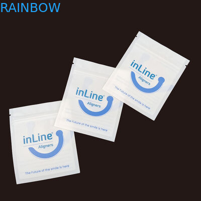 สีดําแมท กระเป๋าบรรจุ Ziplock ขนาดเล็กที่สามารถนําไปใช้ได้อีกครั้ง สําหรับกระเป๋าปรับที่มองไม่เห็นใส กระเป๋าบรรจุเครื่องกําจัดเส้นเลือดขอด