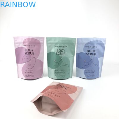 กระเป๋าสะพายร่างกายที่ยืนขึ้น กระเป๋าสะพายเครื่องสําอางที่ปรับแต่งได้หลายขนาด