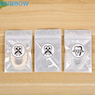 Custom Flat Zip Lock Mylar Bags One Side Transparent Zipper Retainers สําหรับฟันปลอม กระเป๋าบรรจุกระเป๋าสะสมที่ชัดเจน