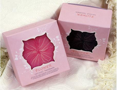 กล่องใส่ Custom Paper Pink Elegant / Hot Stamp โลโก้ Square Box พร้อมหน้าต่าง