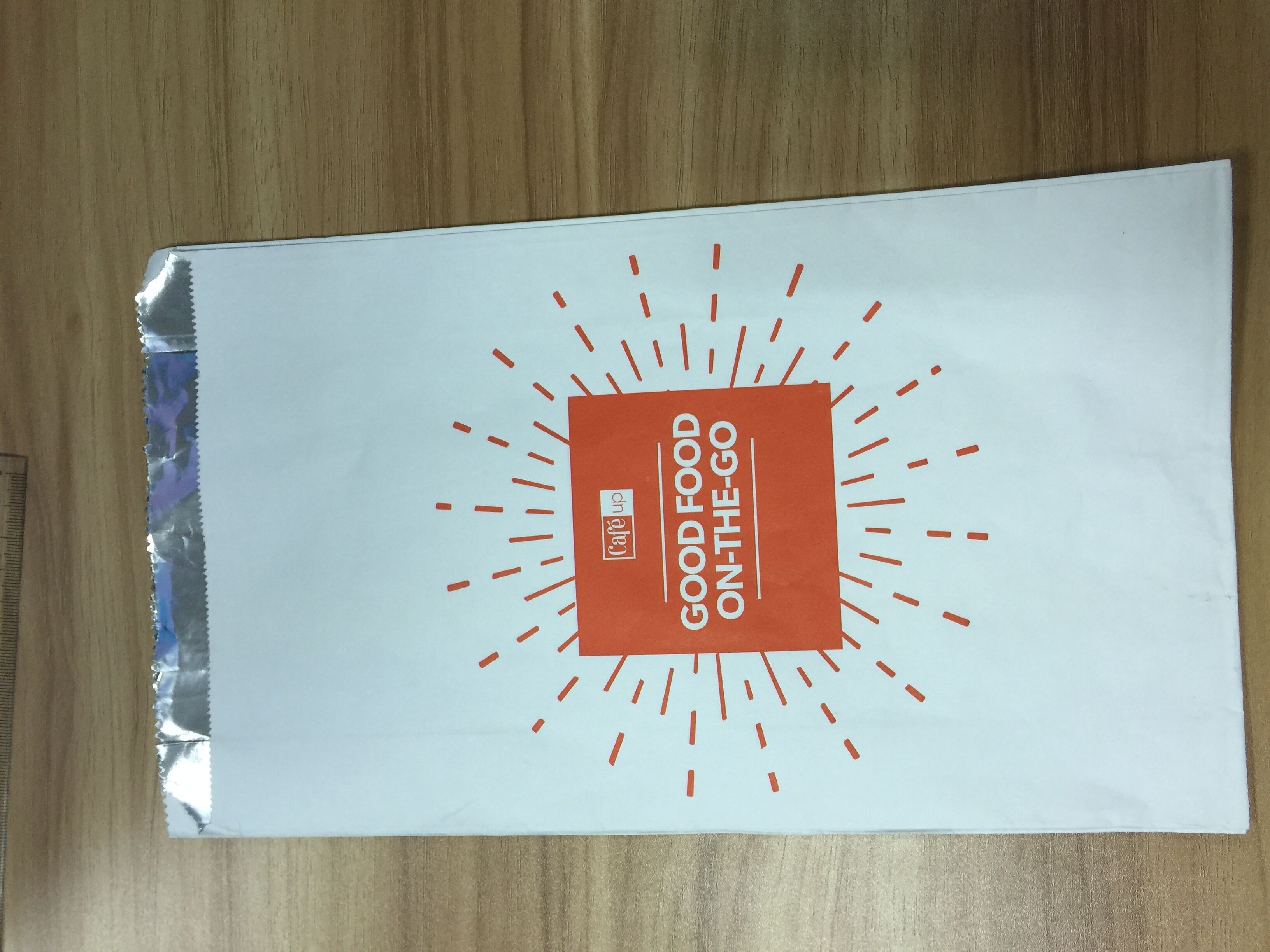 กระดาษคราฟท์เรียงรายฟอยล์ภายในไก่ย่างถุงบรรจุภัณฑ์ออกแบบเอง