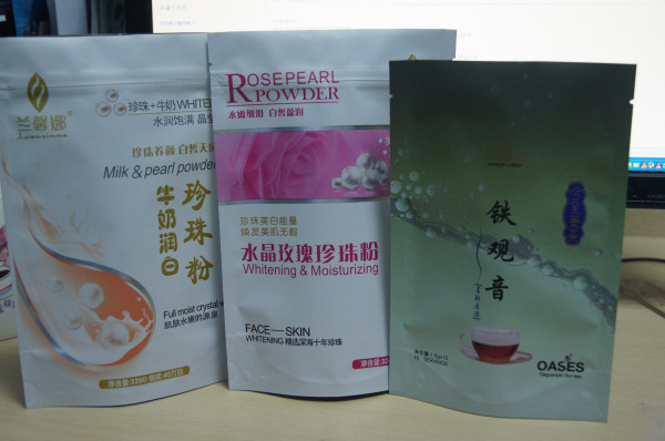 แมตต์อลูมิเนียมฟอยล์พลาสติกยืนขึ้นกระเป๋าป้องกันความชื้นเป็นมิตรกับสิ่งแวดล้อม