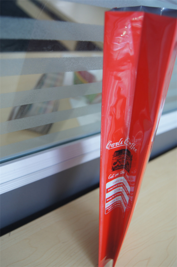 ที่กำหนดเองด้านเป้าเสื้อกางเกงถุงกาแฟอลูมิเนียมฟอยล์ที่มีวาล์ว, สีแดงสีเขียว