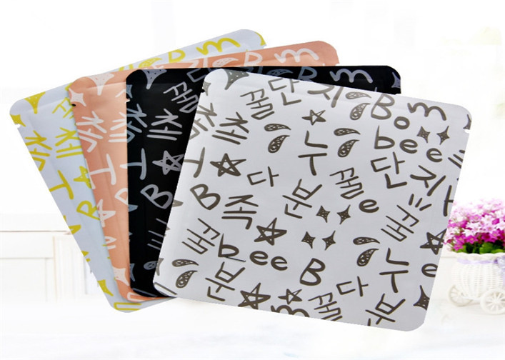 ถุงบรรจุเครื่องสำอางค์ที่พิมพ์หลายสีแบบกำหนดเองสำหรับหน้ากาก