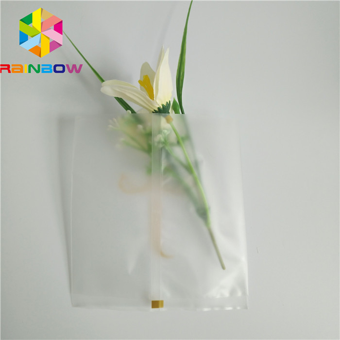 กระเป๋าสะพายอาหารว่างที่ติดตัวเอง บรรจุกระเป๋าสะพายพลาสติกใสหลายประการ