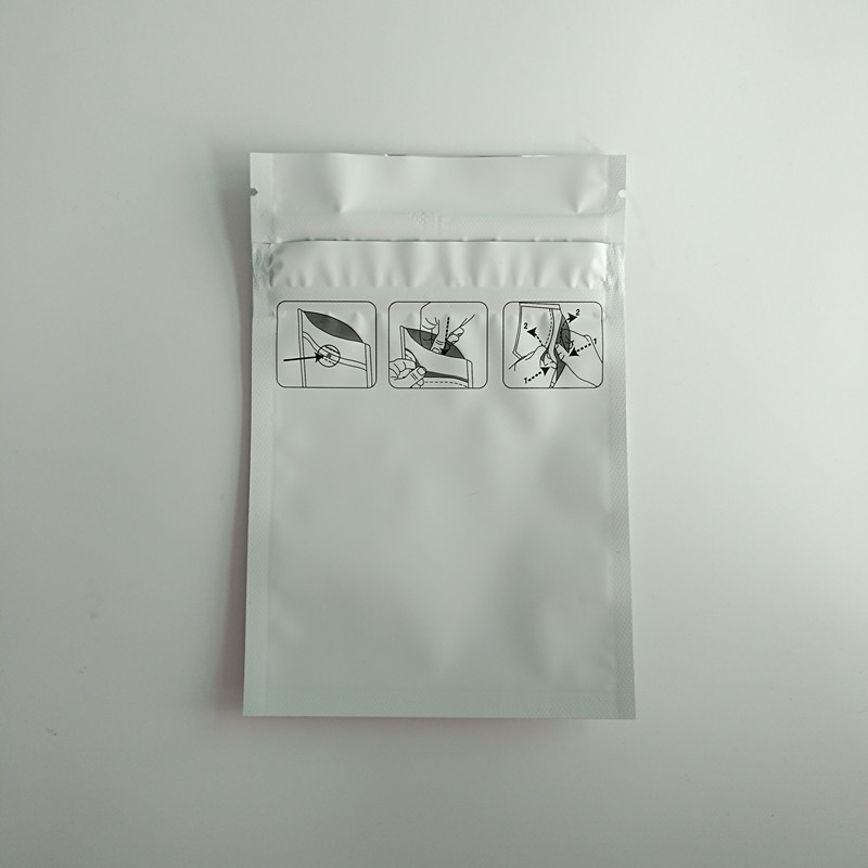 3 ด้านซีล Matte ยืนขึ้นบรรจุภัณฑ์กระเป๋ายืนขึ้นซิปเด็กหลักฐาน