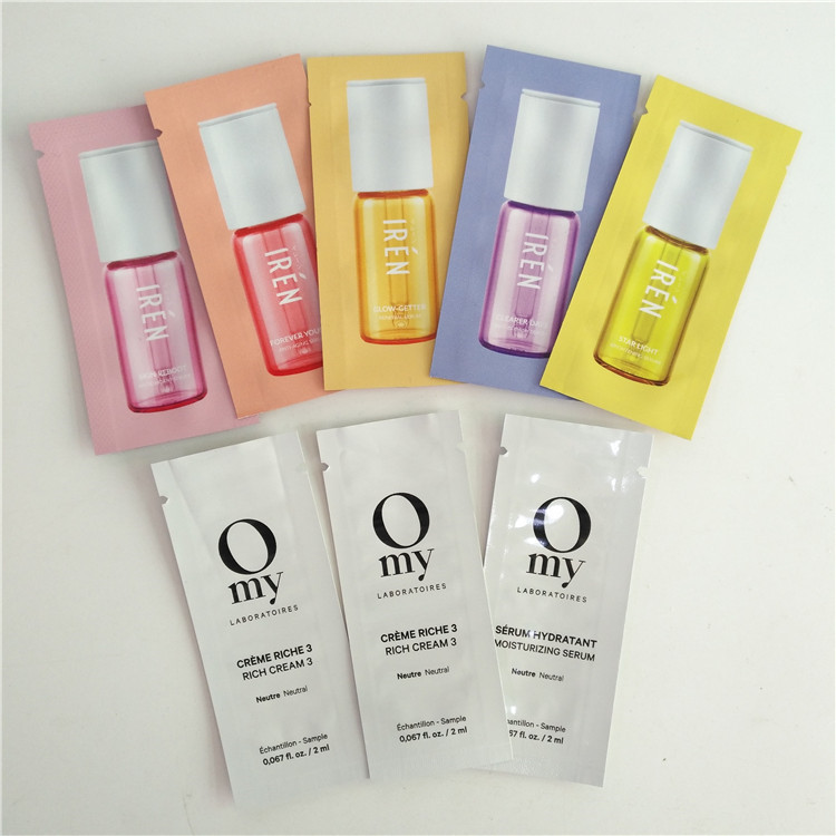 ความร้อนปิดผนึกเครื่องสำอางตัวอย่างบรรจุภัณฑ์ซองกระเป๋าแบน Mylar ฟอยล์ 3 ด้านถุงซีล