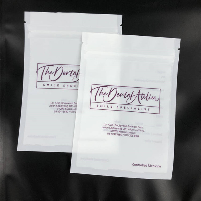 ถุงบรรจุภัณฑ์ Mylar Matte แบบแบนพิมพ์แบบกำหนดเองพร้อมด้านเดียวที่ชัดเจน